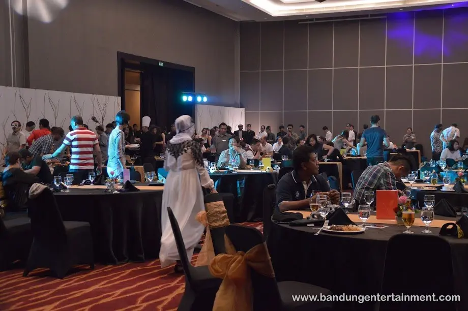 Tata lighting ballroom pada event Liebherr Singapore Masquerade Night 2016