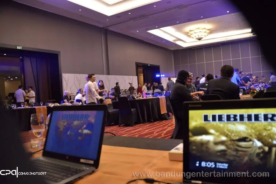 MC dan sambutan pada acara gala dinner Liebherr Singapore Masquerade Night 2016