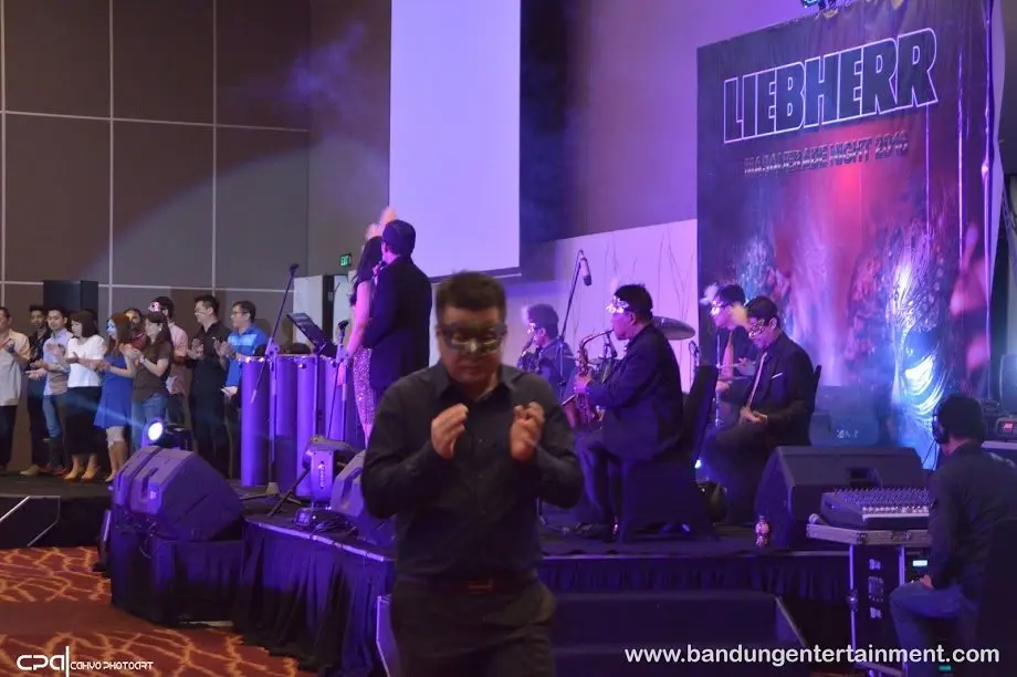 Suasana penutupan acara Liebherr Singapore Masquerade Night 2016 di Bandung