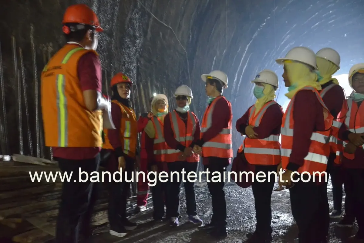 Event Penanaman 100 pohon Dharma Wanita Persatuan di Cisumdawu